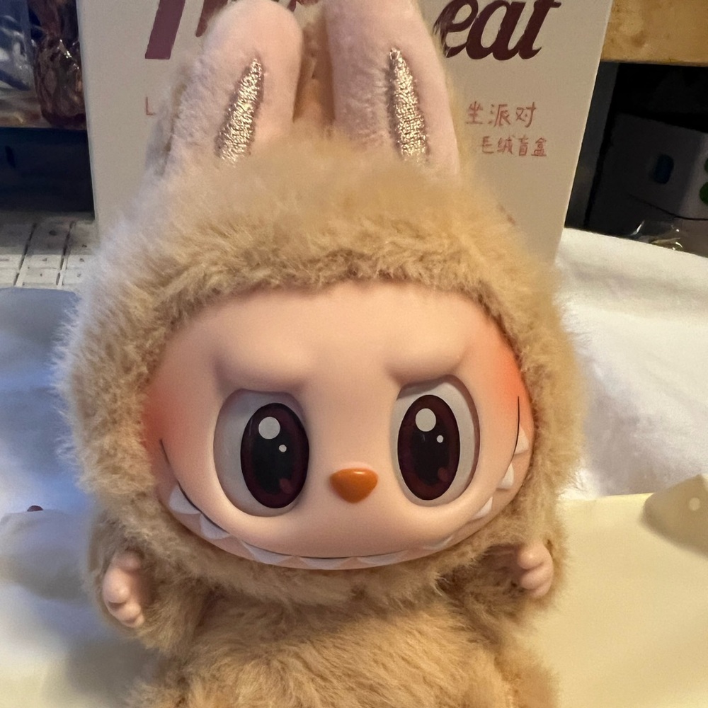 Pop Mart The Monsters Have A Seat Baba Labubu + 1 free Mystery gift